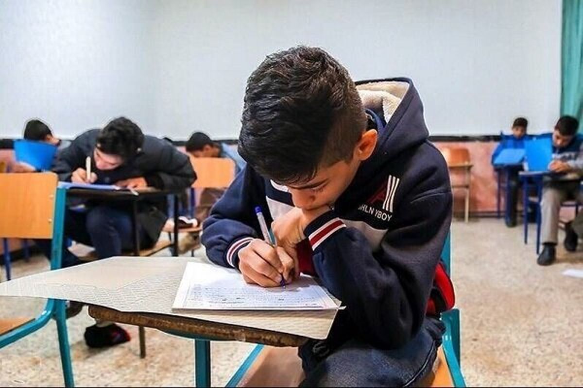 آقایان مسئول، بازی با اعصاب دانشآموزان را تمام کنید